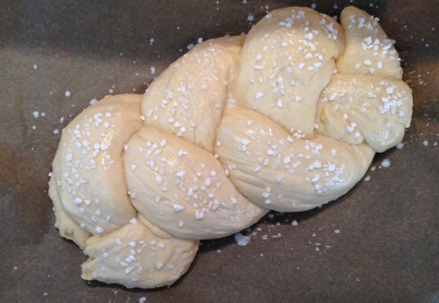 hefezopf-vor-dem-backen.jpg