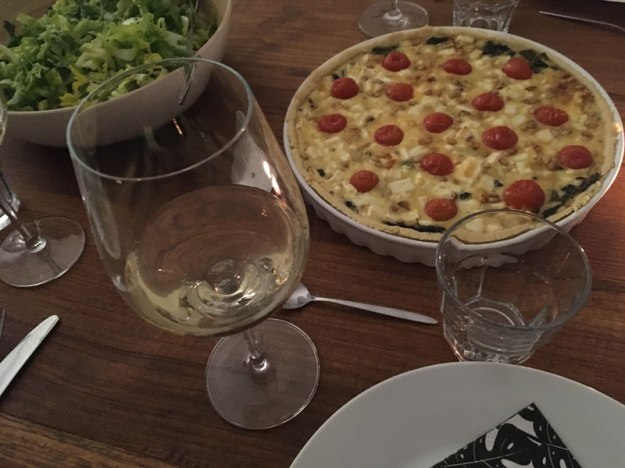 abend-mit-quiche-und-wein